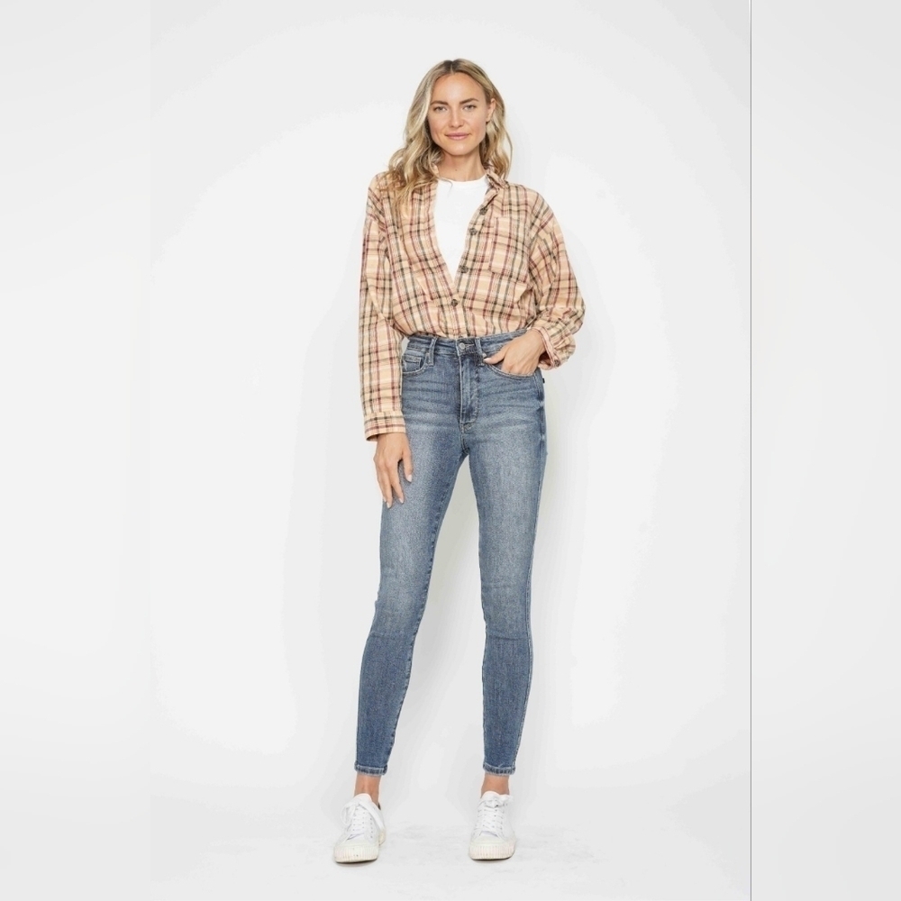 Judy Blue HR Medium Contrast Wash Tummy Control Skinny Jeans Regular Plus NEW